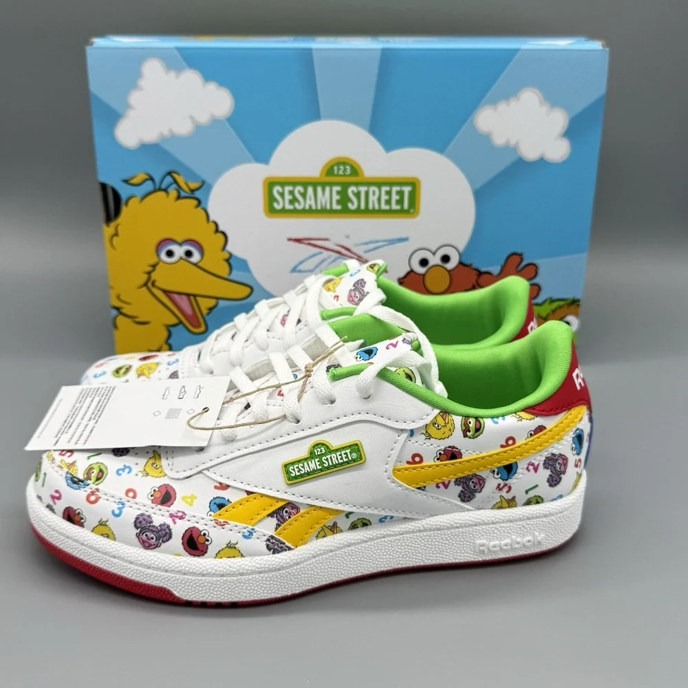Reebok x Sesame Street Club C Revenge Kids Size 2 White Green Limited‎ Rare NIB